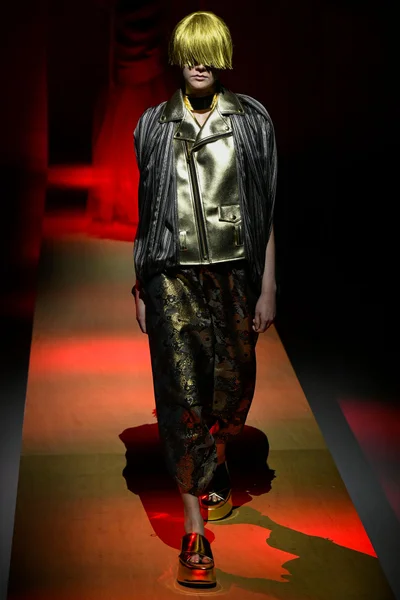 Look 26